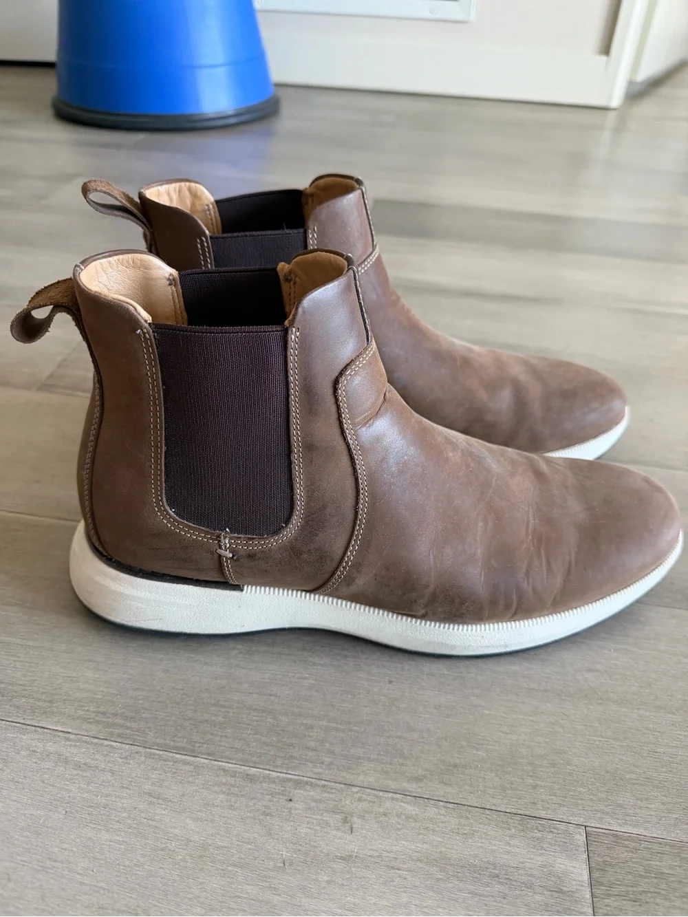 Men's Johnston and Murphy Brown Chelsea Boots - Casual Slip-On Ankle Shoes
